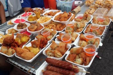 Những món ăn vặt lạ mắt ở Thái Lan
