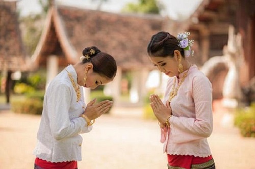 Cách chào thái lan