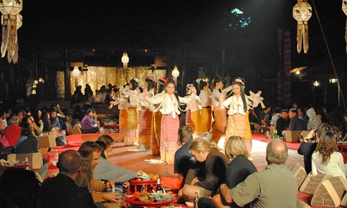 Bạn nên đi thăm địa điểm nổi tiếng nhất trong Thái Lan đó là Chiang Mai