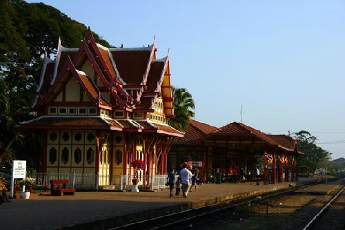Nhịp sống yên bình của sân gia khi không còn những chuyến tàu