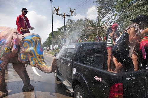Tết cổ truyền mừng năm mới là Songkran